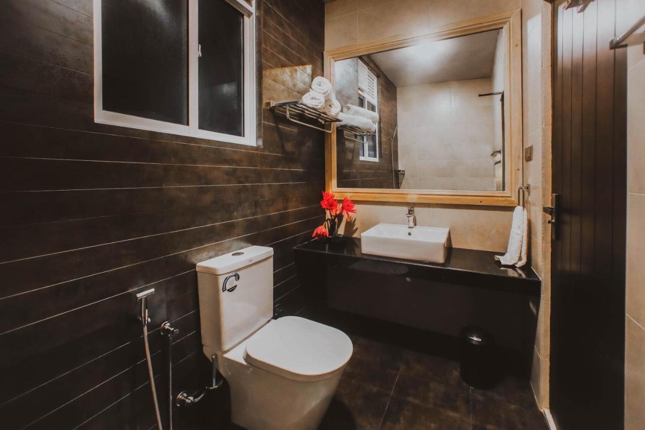 The Niche Hikkaduwa - 10 Minutes To The Beach Екстер'єр фото